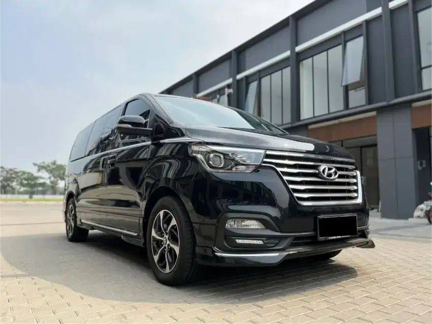 HARGA TERMURAH!! HYUNDAI H1 ROYALE 2.5 DIESEL AT 2020 HITAM