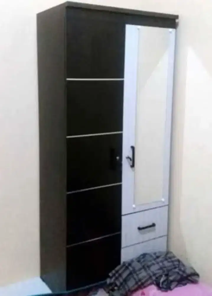 Lemari Pakaian 2 Pintu Kaca Luar GM LP2KLB 2L Dark Brown