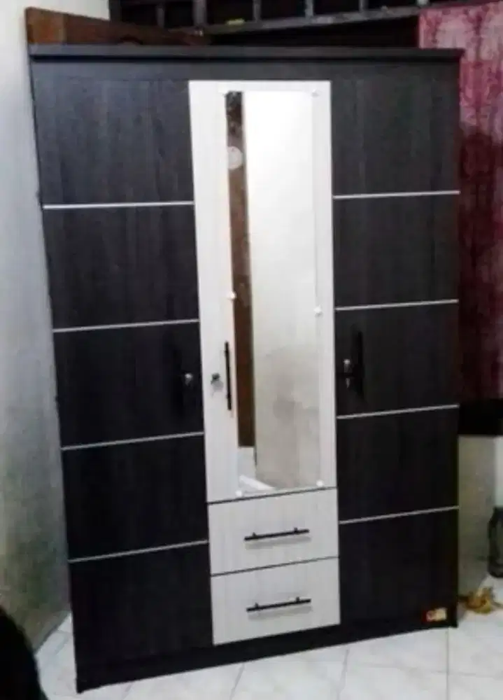 Lemari Pakaian 3 Pintu Kaca Luar GM LP3KLB 2L Black Sonoma