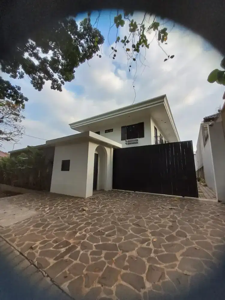 Dijual rumah mewah di telaga bodas raya dekat akpol candisari