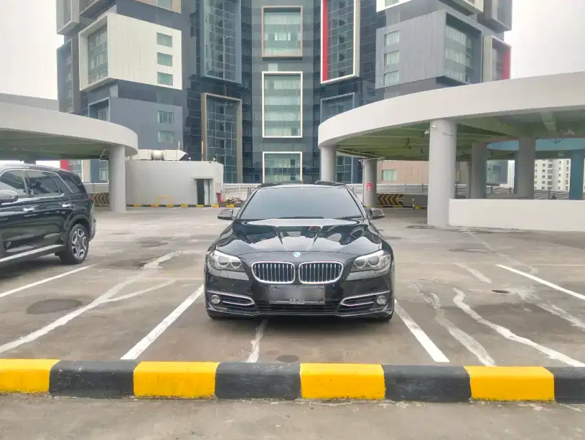 Bmw 528i Lux F10. 2015