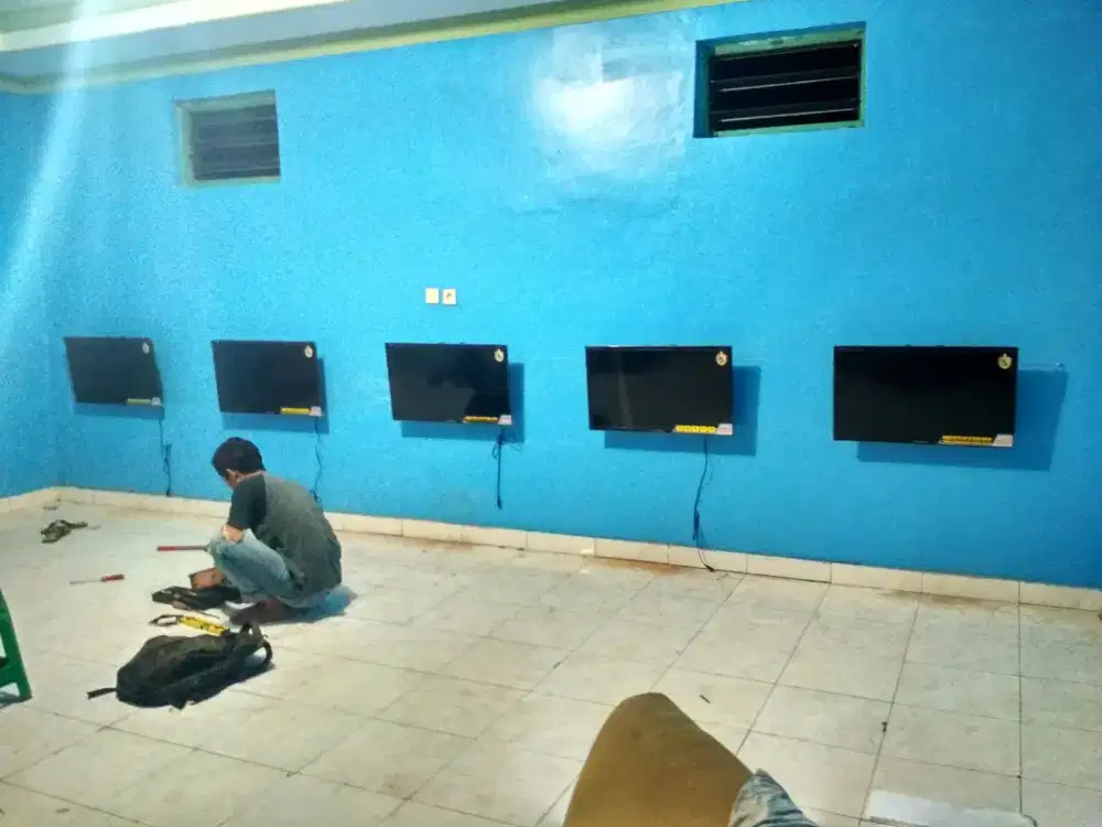 Dipasang BRACKET TV di tembok (braket/breket)