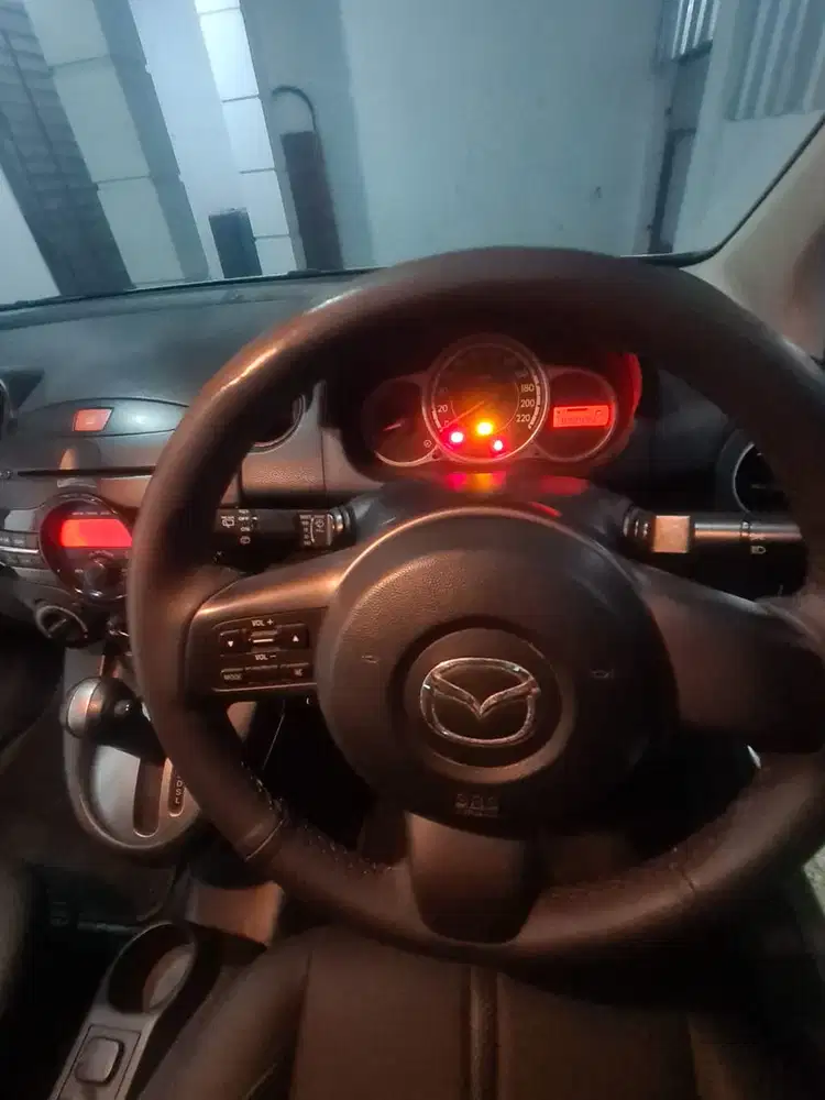 Mazda 2 2013 Bensin