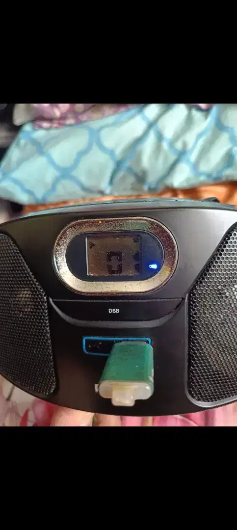 Dijual CD MP3 USB Radiio merk ternama Philips.
