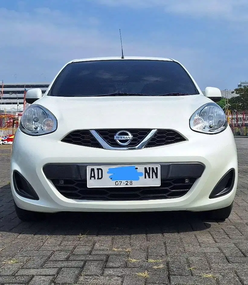 NISSAN MARCH 1.2 MATIK 2018 PUTIH MET KM 50RBAN ASLI AD SOLO SURAKARTA