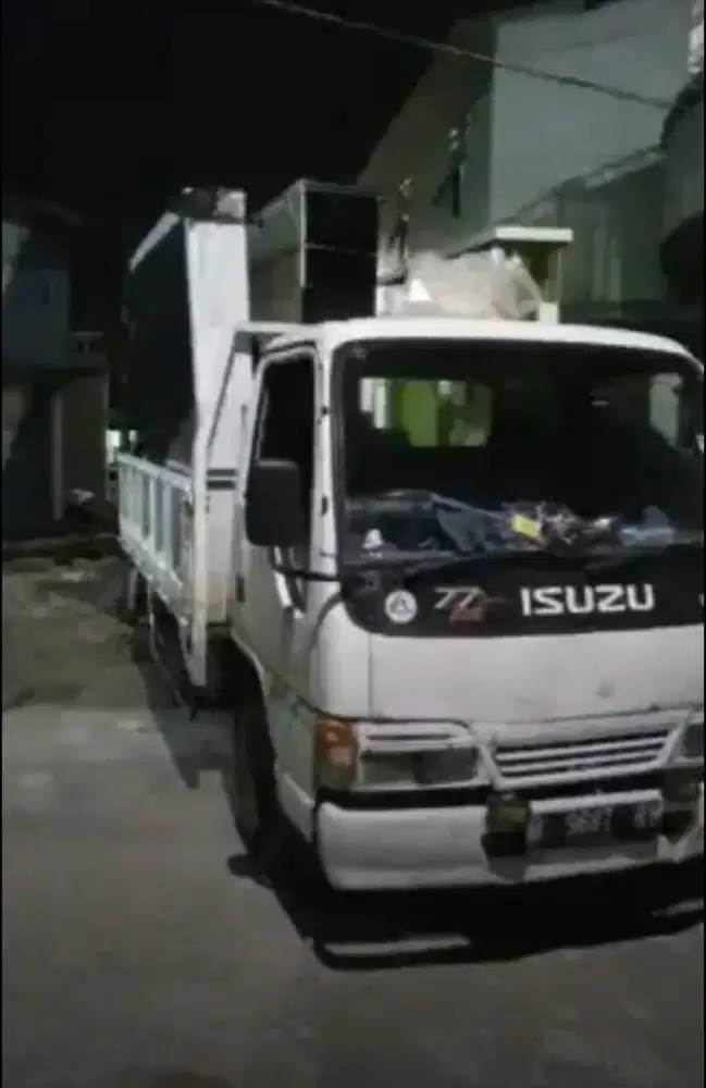 Sewa truk engkel pindahan rumah tangga