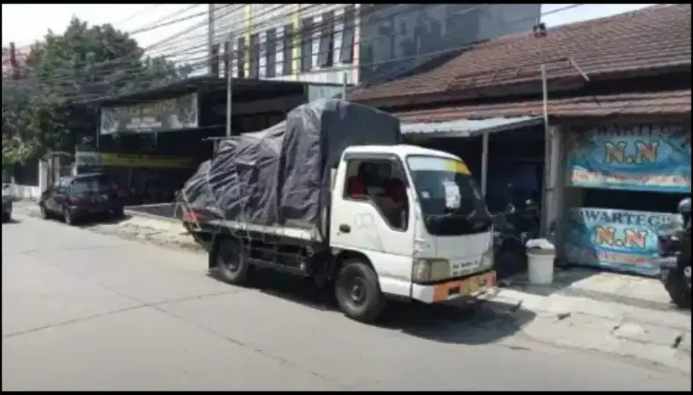 Sewa truk engkel pindahan rumah tangga