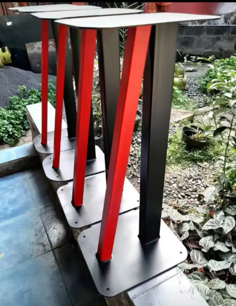 Stand/ jagrak speaker kokoh
Kondisi BARU
(Ada full warna HITAM)