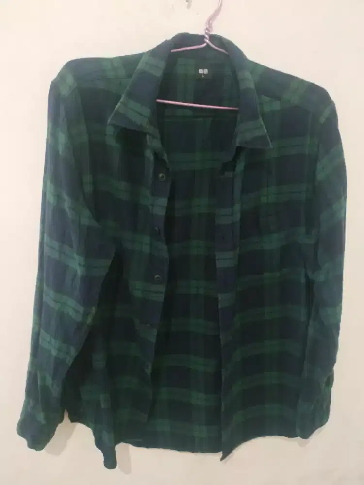UNICLO FLANEL biru dongker dan hijau