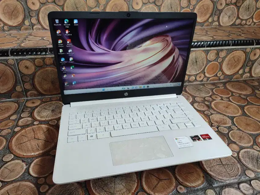 Hp ryzen 5 5500 multimedia ram 16 ssd 512 full fitur vga siap pakai