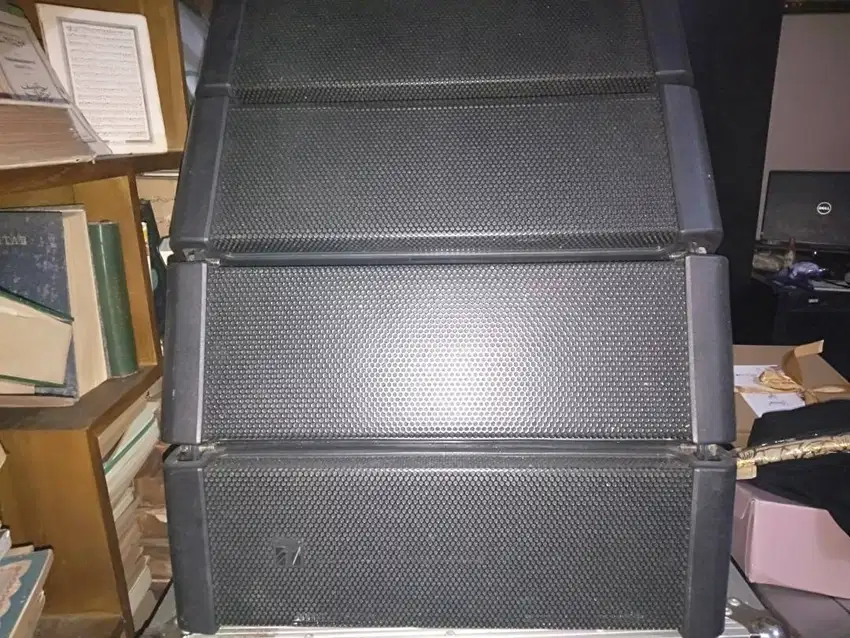Sepasang Line Array System TOA HX 5B