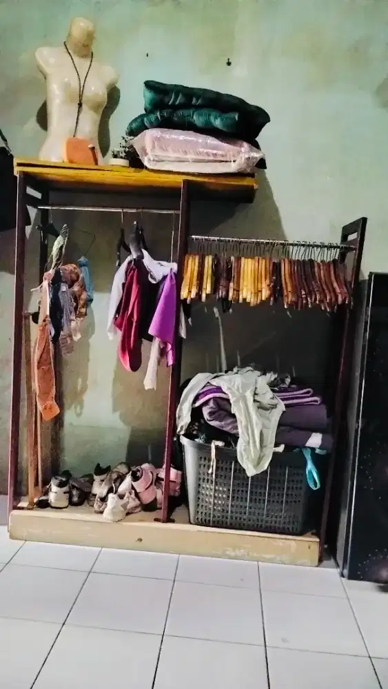 Stand hanger berdiri 2 rak bonus manekin