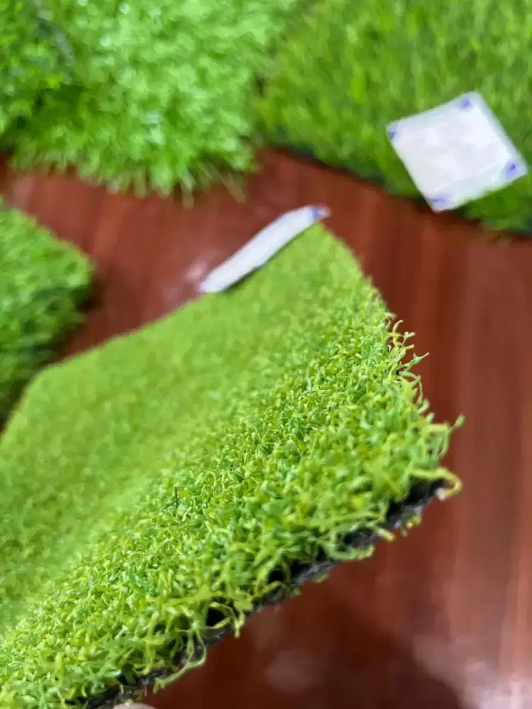 Tersedia rumput golf platinum