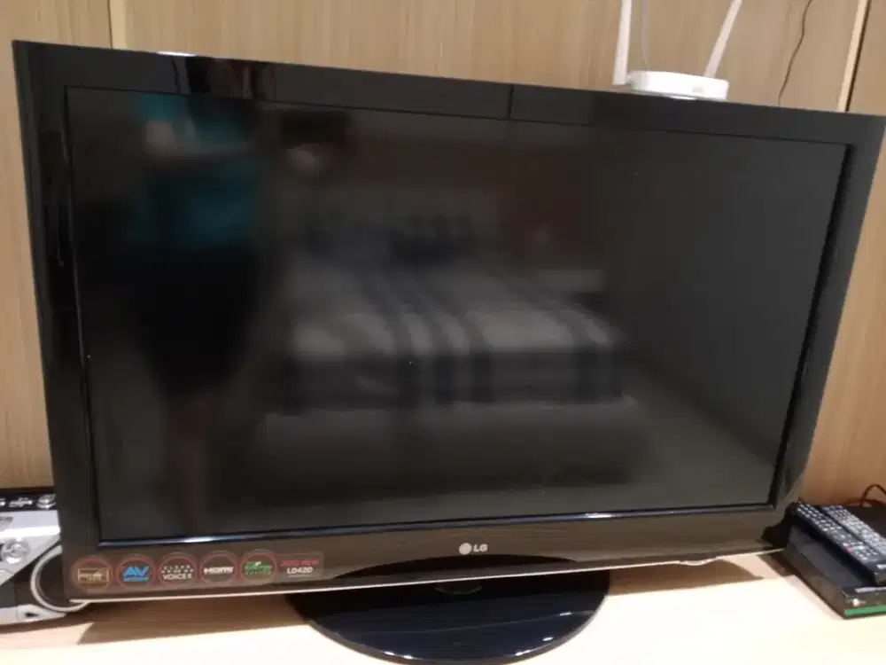 TV LG 42 inchi lengkap remote