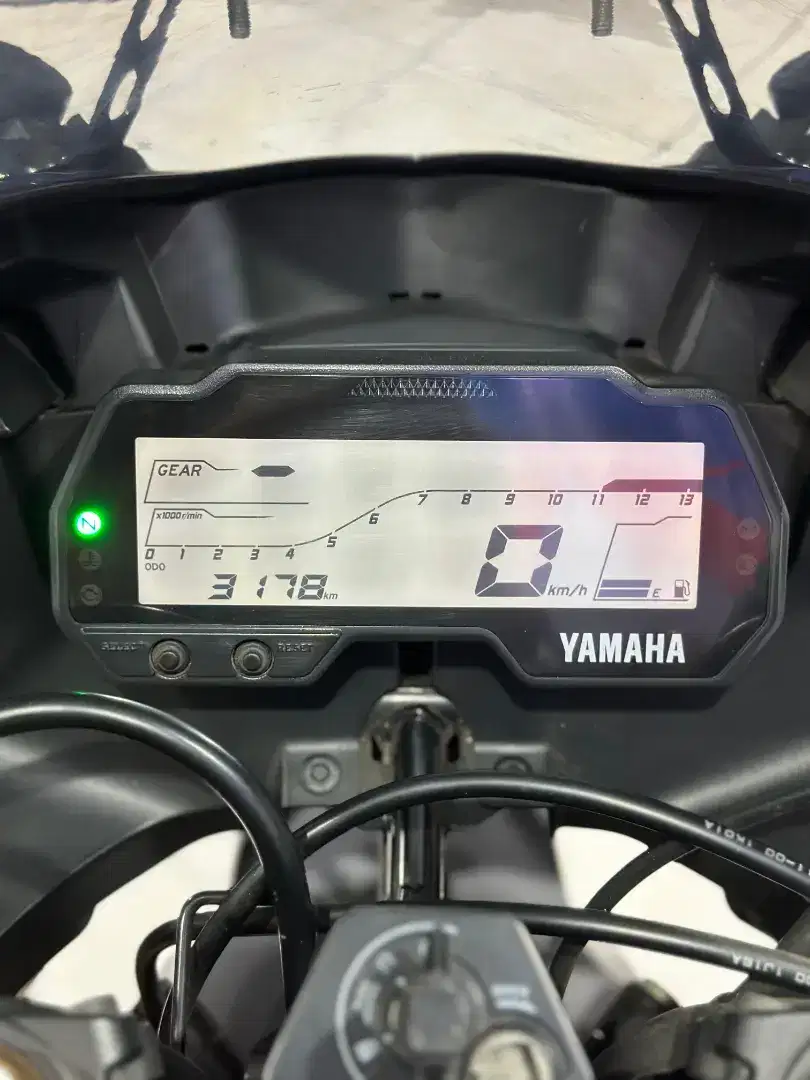 Yamaha R15 V3 155cc Thn. ' 2021 km 3Rb Anugerah Motor Pucang