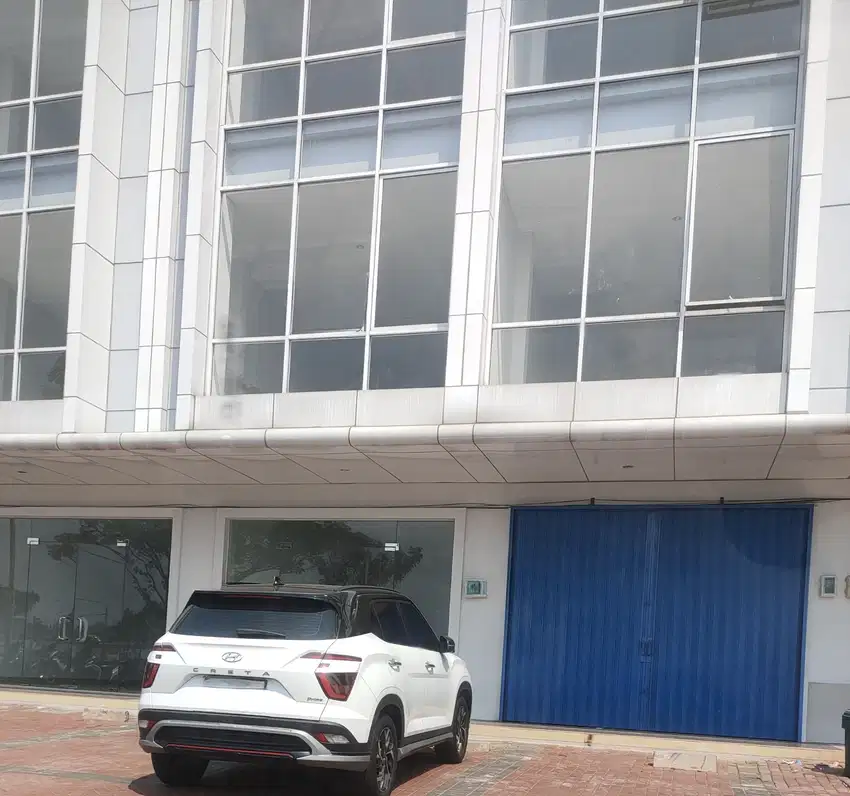 Disewakan Ruko 3 Lantai Strategis di Bolsena Square Gading Serpong