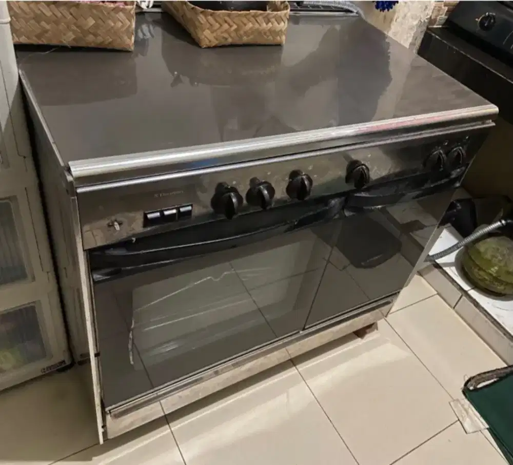 Kompor Electrolux Standing