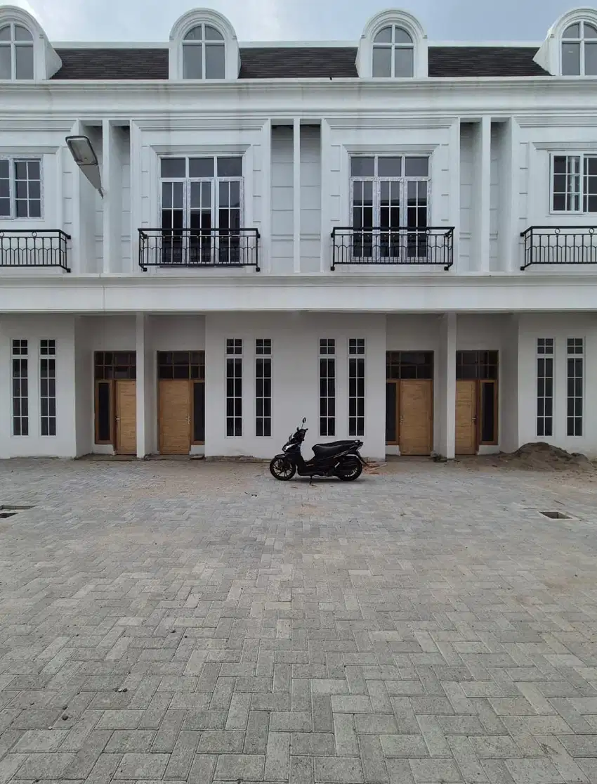 TOWNHOUSE KOMPLEK SUNRISE RESIDENCE MEDAN DAERAH KRAKATAU
