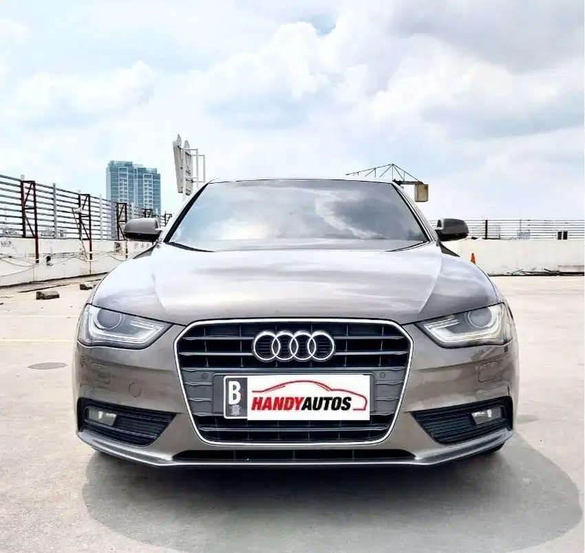 Audi A4 Tahun 2015 Automatic Abu abu Metalik