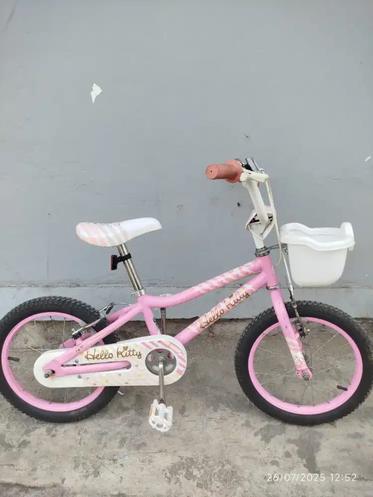 Sepeda anak polygon tipe hello kitty masih bagus srsa baru jrang pakai