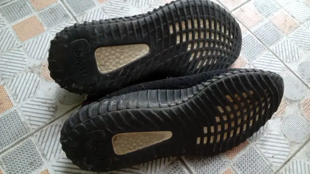 Sepatu adidas ukuran 42