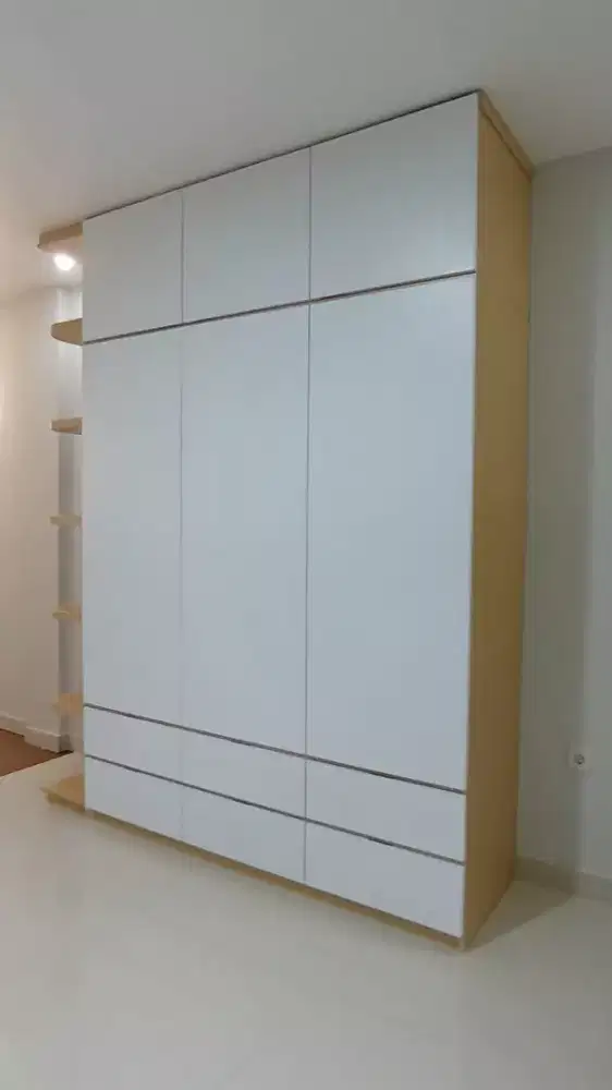 Almari baju minimalis