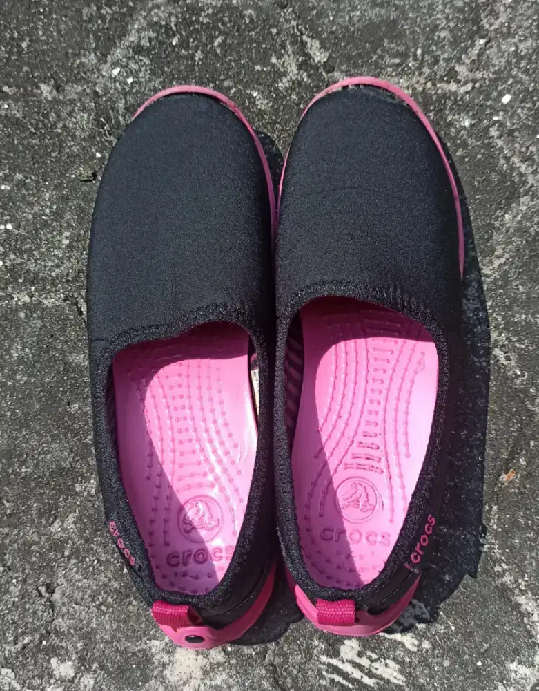 Sepatu Crocs Lentur size 37