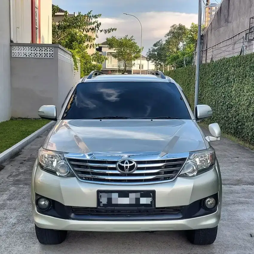 (DP 30 JT) GRAND FORTUNER 2.5 G AUTOMATIC DIESEL 2011 SILVER