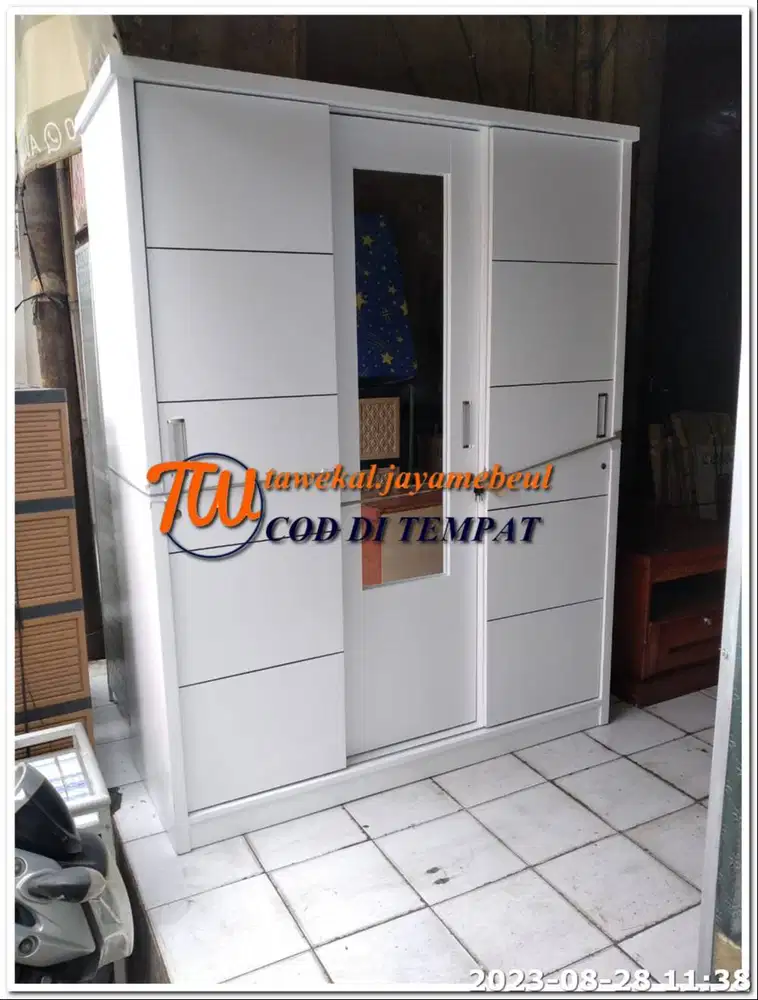 LEMARI PAKAIAN MINIMALIS BAHAN TIBLOK MODEL PINTU GESER SLIDE