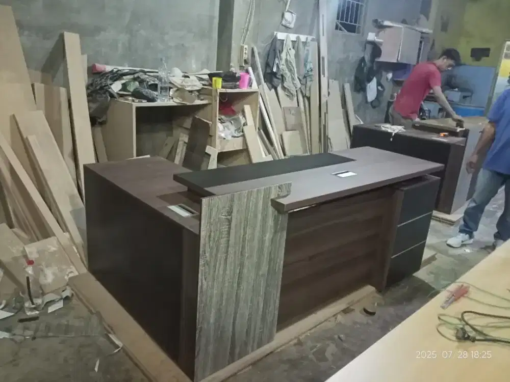 MEJA DIREKSI MEJA DIREKTUR MEJA KANTOR COKLAT