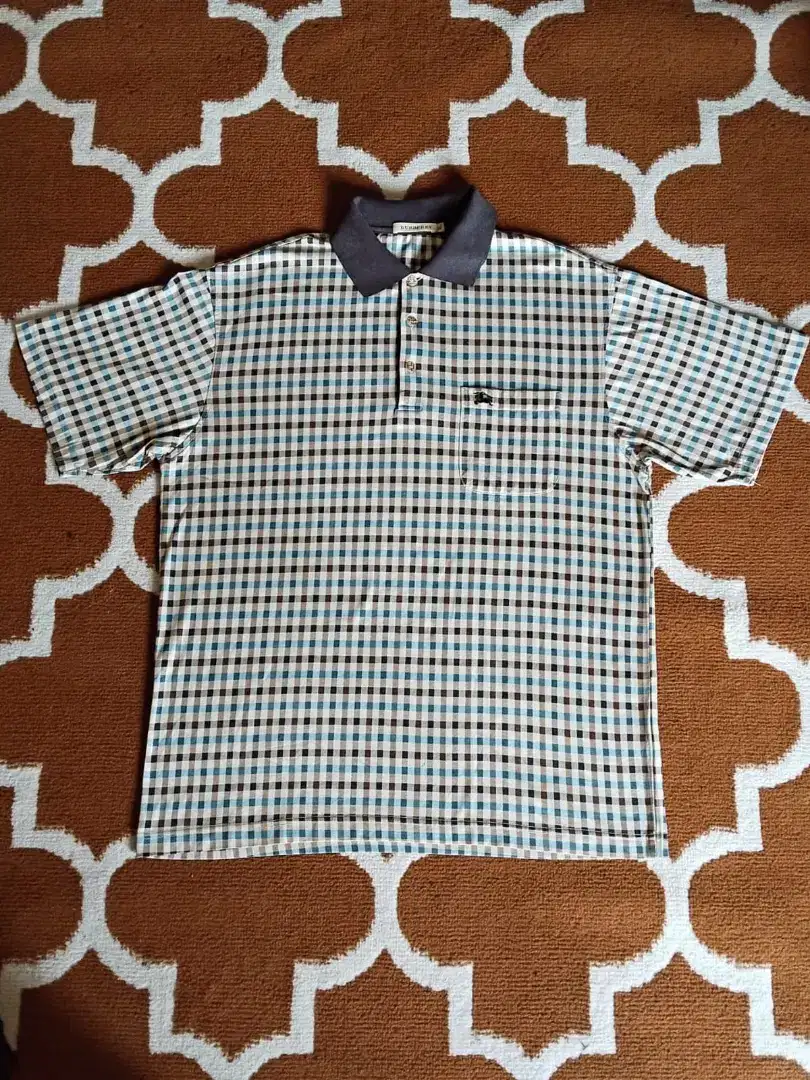 Kaos kerah burberry vintage
