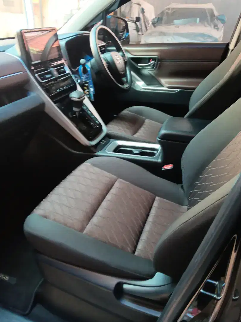 Toyota Innova Zenix 2.0 G CVT 2023 Hitam