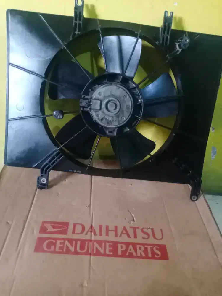 Kipas radiator mobil yaris