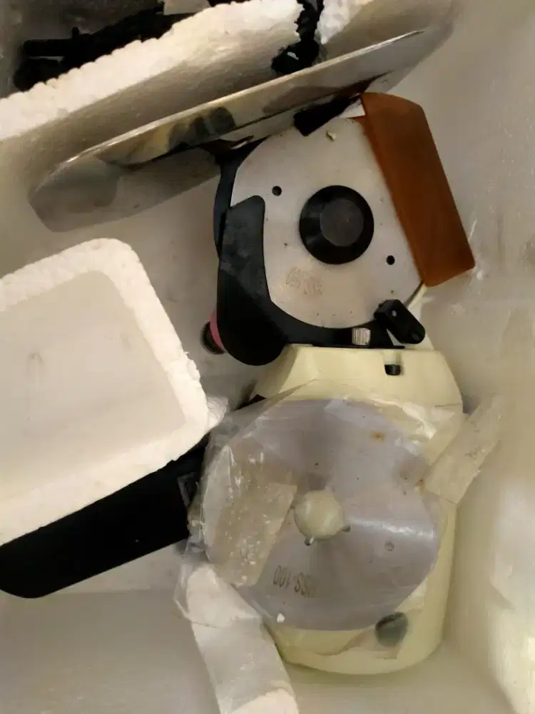 Mesin pemotong bahan kain