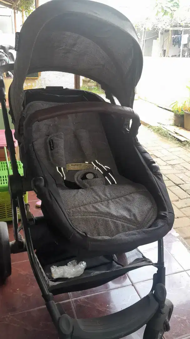 Stroller bayi second merk babyelle