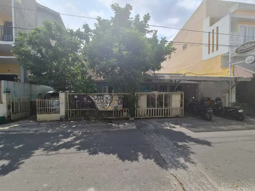 Rumah Hitung Tanah Strategis Pusat Kota Dekat Jalan Slamet Riyadi Solo