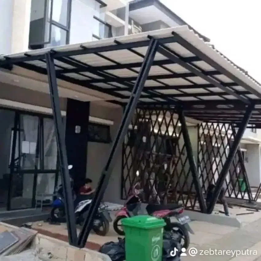 Pasang canopy baja ringan