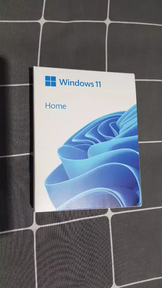 PRELOVED-Windows Home 11  32/64 Bit EN USB (2024)