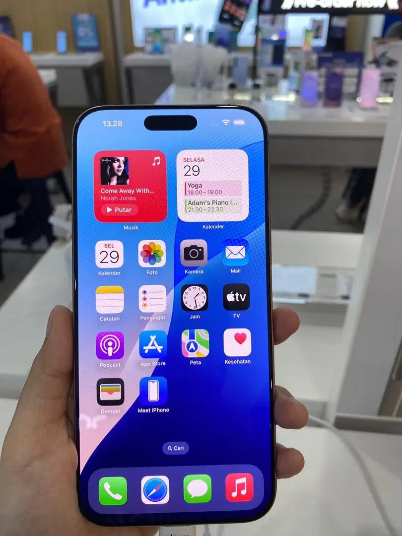 Iphone 16 pro max free adapter ori apple