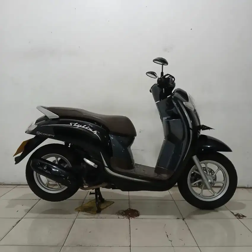 DP 500 RIBU HONDA SCOOPY STYLISH TAHUN 2018