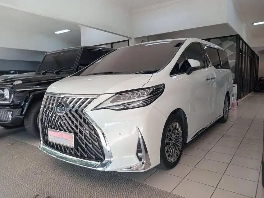 LM350 - 2022 - 7 SEATER - KM 25000