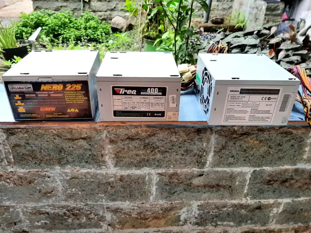 Kondisi BARU dan masih ada SEGEL

(Merk NERO 225 dan TREQ)