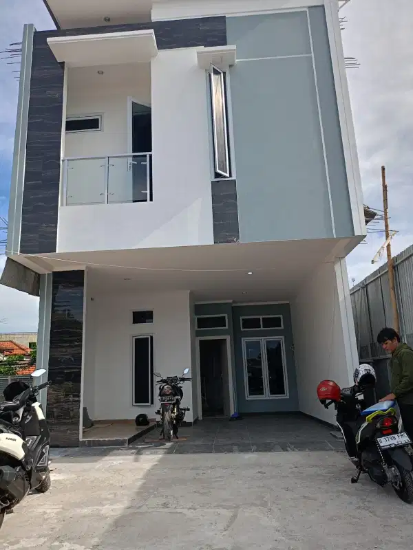 JUAL Rumah 2lantai SIAP HUNI PISANGAN BARU RAYA  modern dan nyaman
