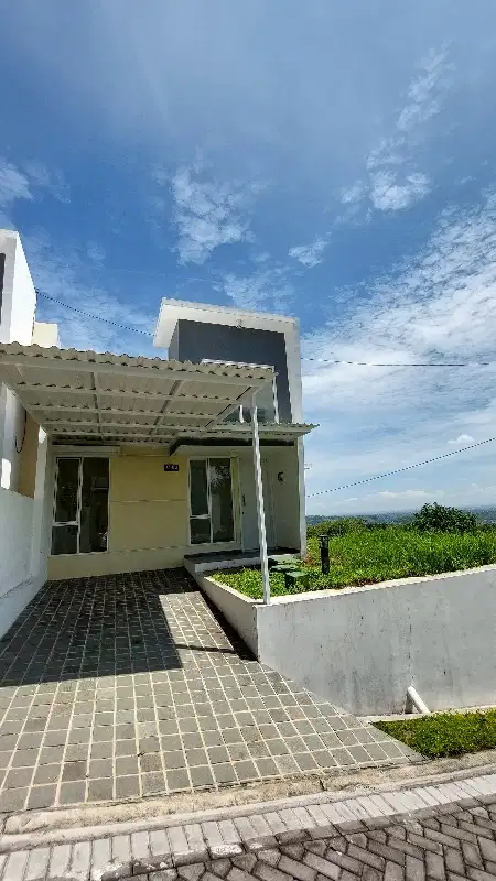 Dikontrakan rumah baru belum pernah ditempati, posisi pojok best view