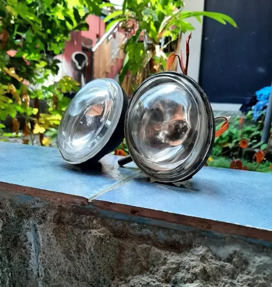 Foglamp oval
kondisi bagus dan normal


Bahan depan dr kaca