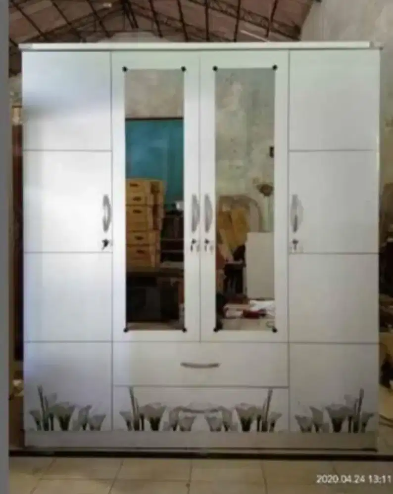 Lemari Pakaian 4 Pintu NAD 4278
