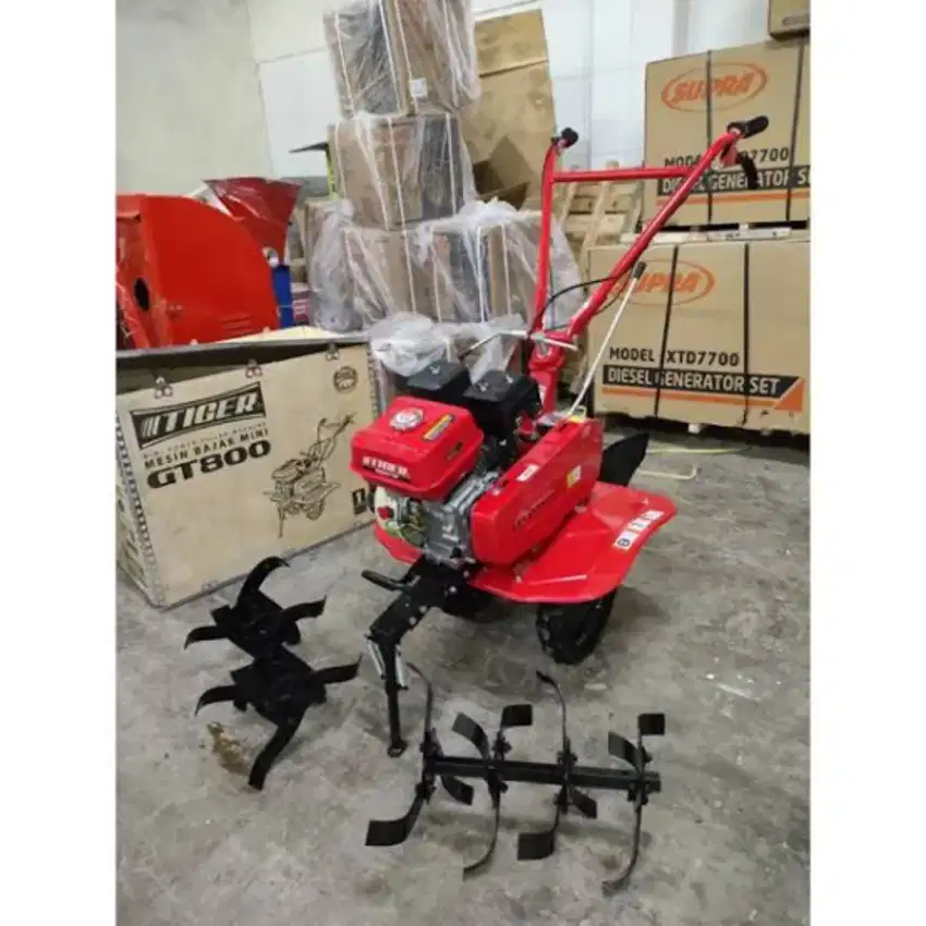Traktor TIGER GT800