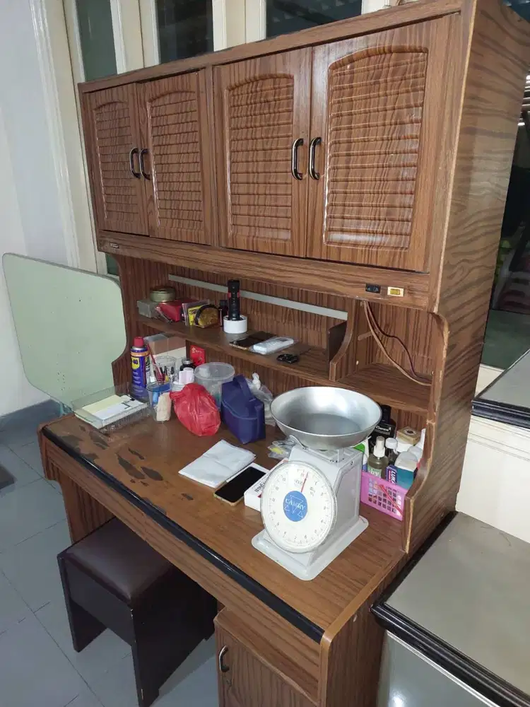 Meja Belajar Kayu Cokelat Bekas