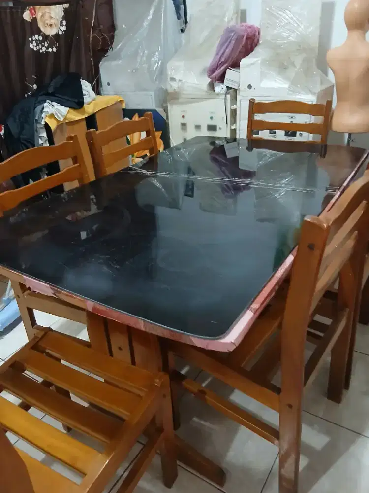 Meja mkn kayu 4 segi