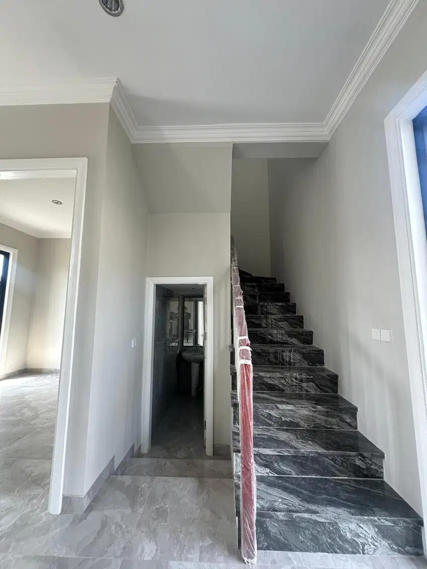 Dijual Villa Bangunan Baru dan Mewah Di Komplek Citraland Gama City